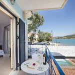 Salty Breeze Beachfront Villa Lygia (Lefkada)
