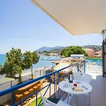 Salty Breeze Beachfront Ligia