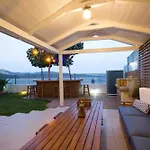 Salty Breeze Beachfront Villa *