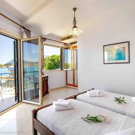 Villa Salty Breeze Beachfront