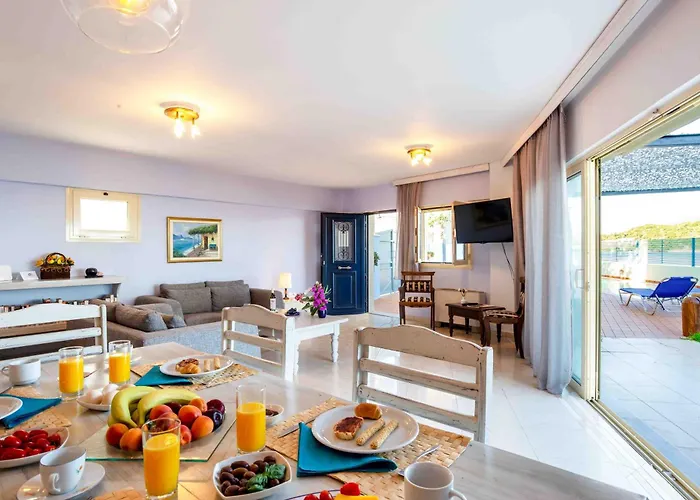 Villa Salty Breeze Beachfront