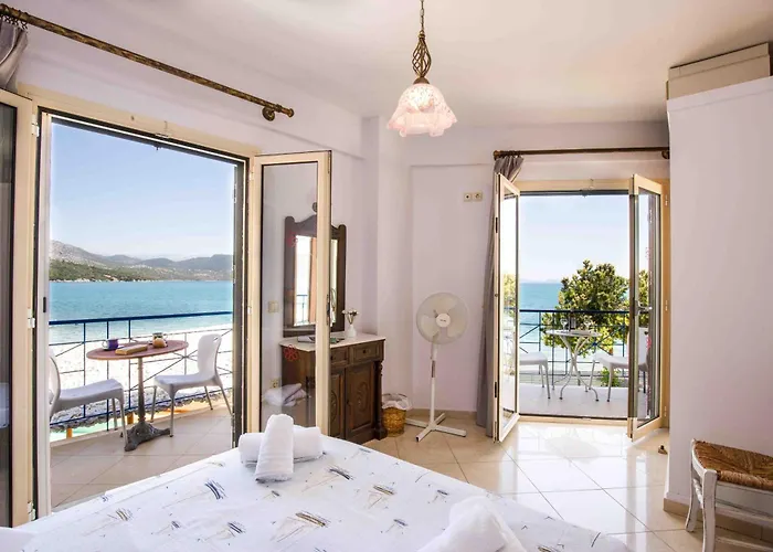 Villa Salty Breeze Beachfront Lygia (Lefkada)