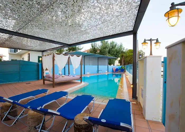 Villa Salty Breeze Beachfront